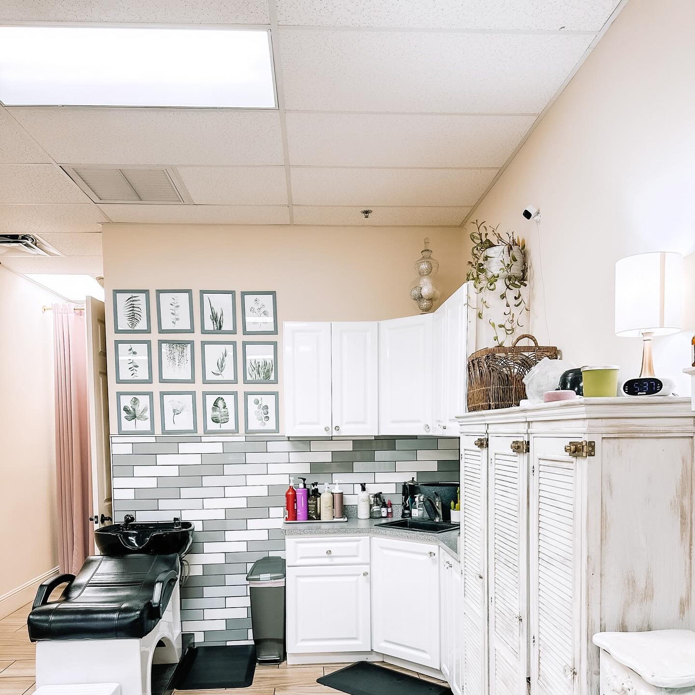 Color bar at Hair Canvas Studio